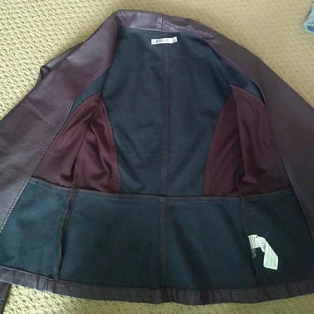 Leather jacket - Picture 2 of 3
